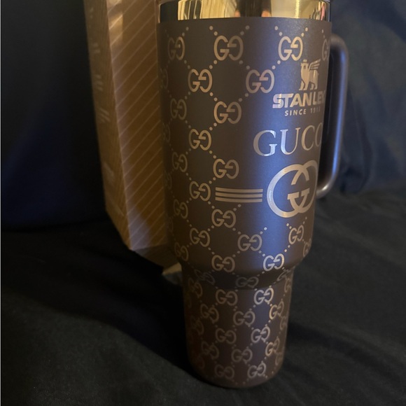 New Stanley 40oz GucLaserci Engraved Brown and Gold Tumbler w/ Brown Straw - Picture 3 of 8